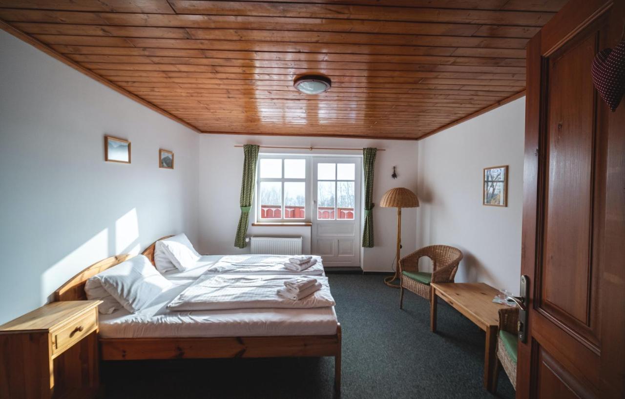Vecernice Hotel 3*